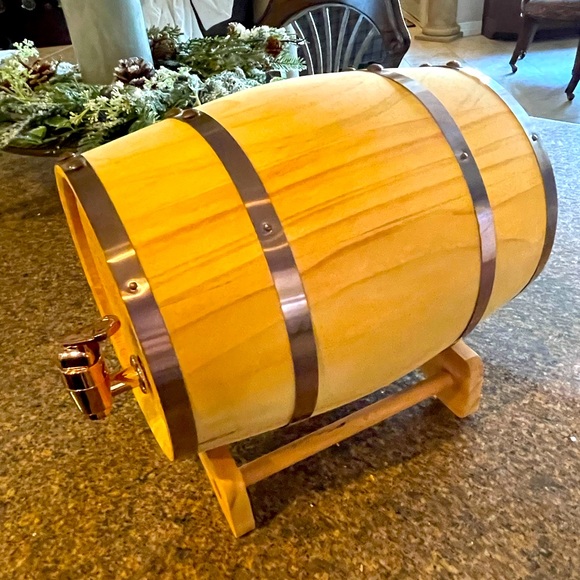 Hammer & Axe Dining Hammer Axe Whiskey Barrel 3l Beverage Dispenser